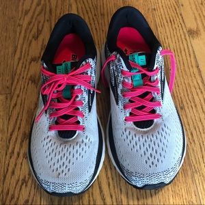 NEW Brooks Ghost 11 road running shoes, size 7
